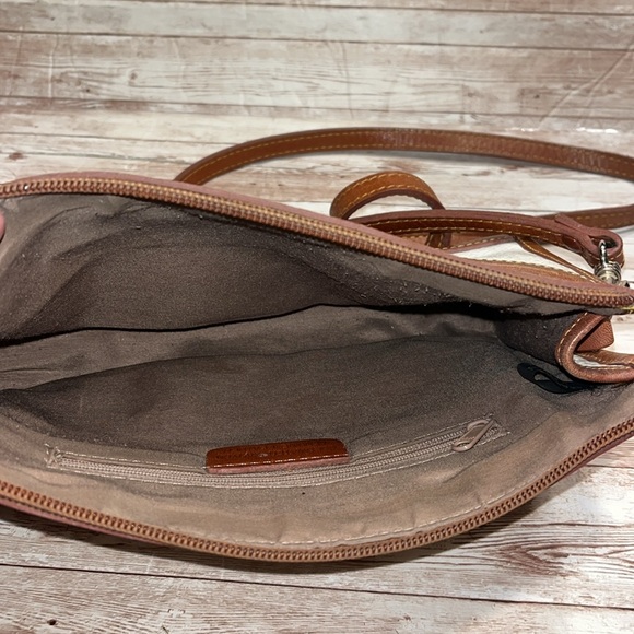 Coldwater Canyon Pebbled Genuine Leather Cream and Brown Shoulder Bag - Picture 6 of 14